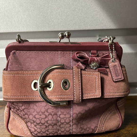 COACH 8A25 FRAMED SIGNATURE KISS-LOCK MINI RHINESTONE VELVET BOW DOCTORS BAG - Picture 2 of 9